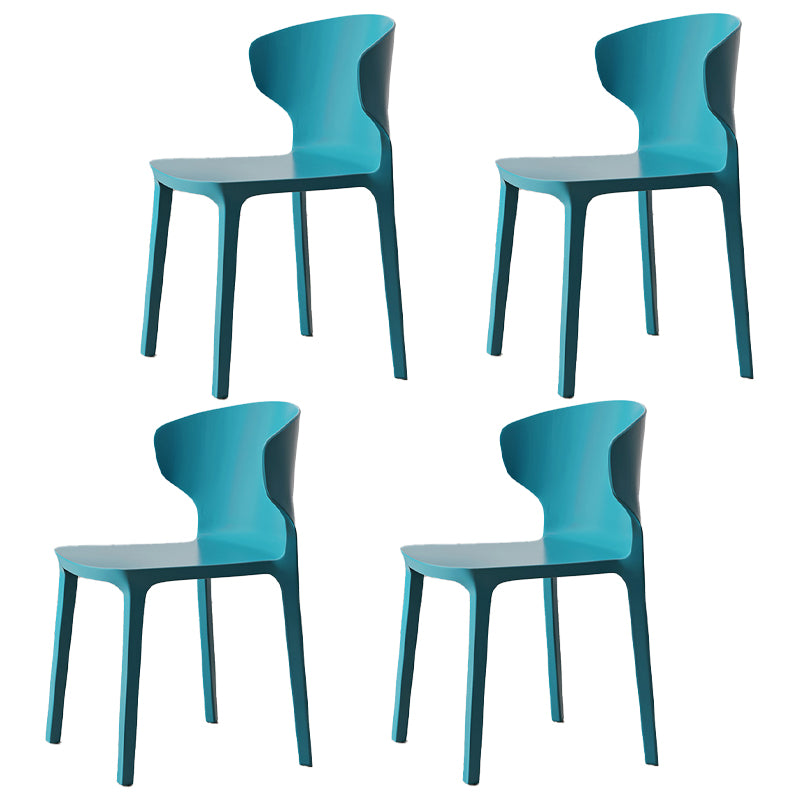 Chaise d'appoint en plastique pour salle de réunion scandinave, chaise de salle à manger à oreilles au fini mat (Ensemble de 4)