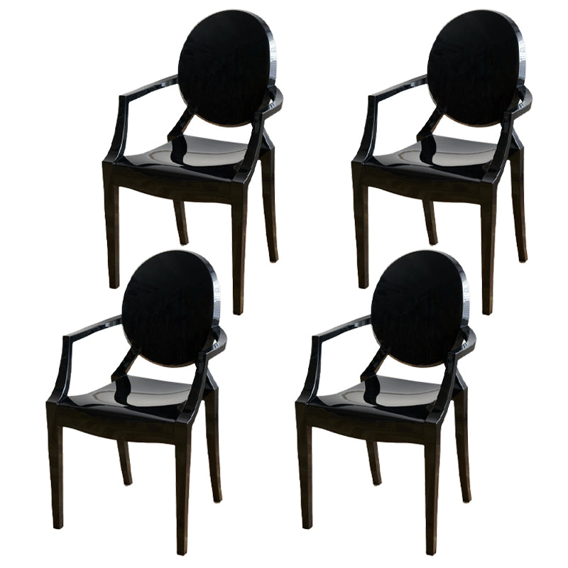 Bras en plastique de style contemporain dinant les chaises latérales empilables à dos ouvert de chaises