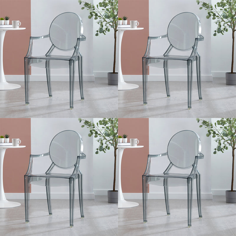 Bras en plastique de style contemporain dinant les chaises latérales empilables à dos ouvert de chaises