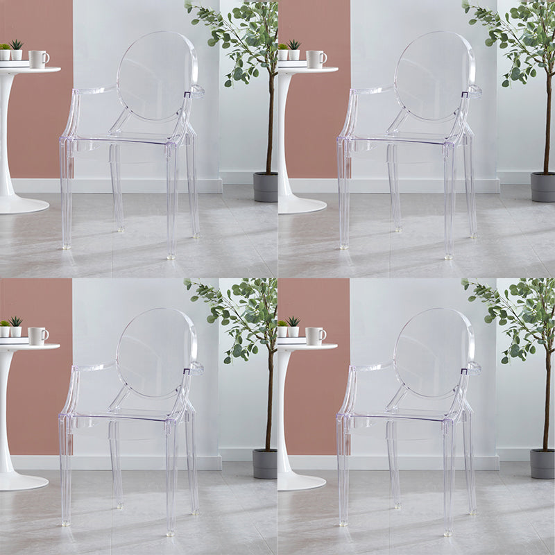 Bras en plastique de style contemporain dinant les chaises latérales empilables à dos ouvert de chaises