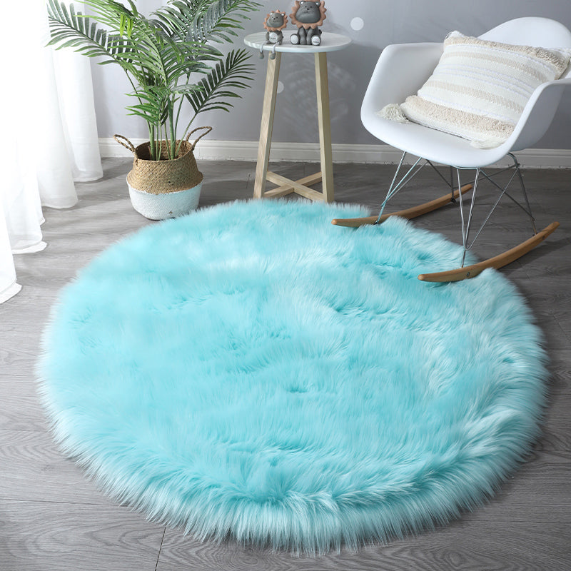 Weißer moderner Plüschteppich Feste Farbe Polyester Fläche Teppichfleck -Widerstandsteppich für Wohnkultur