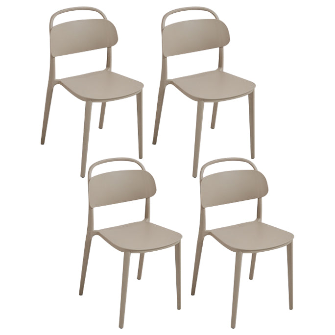 Chaise scandinave en plastique empilable à dossier ouvert au fini mat (Ensemble de 4)