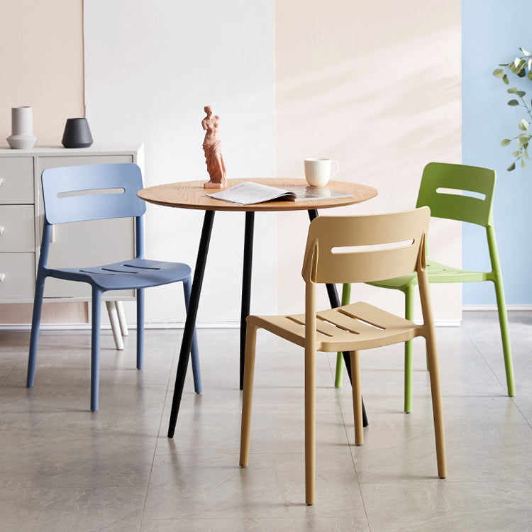 Chaises de salle à manger en plastique de style moderne, chaise latérale empilable à dossier ouvert pour la cuisine