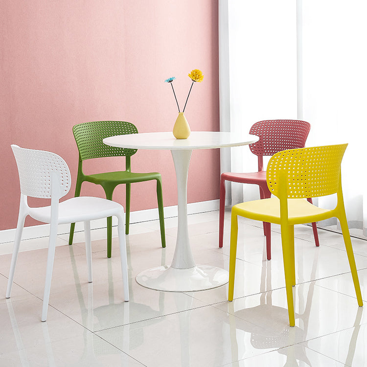 Chaises de salle à manger en plastique de style moderne, chaise de salle à manger empilable à dossier ouvert pour la cuisine