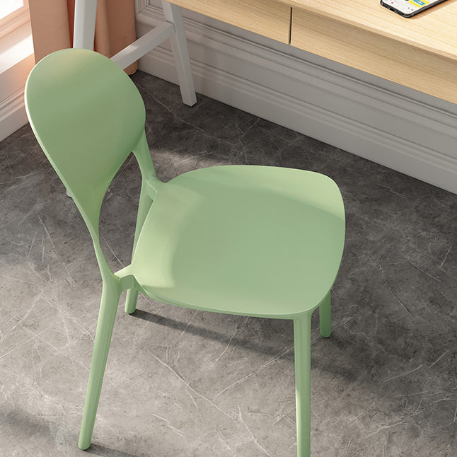 Chaises de salle à manger en plastique de style contemporain, chaise empilable à dossier ouvert pour la cuisine