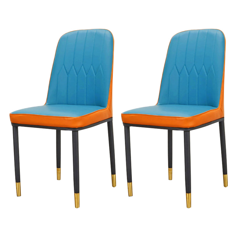 La salle à manger en métal de style glamour préside la chaise en cuir sans bras Parsons pour le restaurant