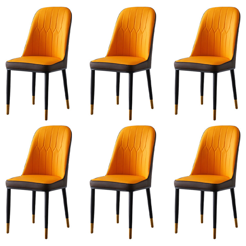 La salle à manger en métal de style glamour préside la chaise en cuir sans bras Parsons pour le restaurant