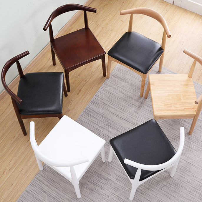 Inicio Silla lateral escandinava Silla de comedor tapizada de madera con respaldo abierto