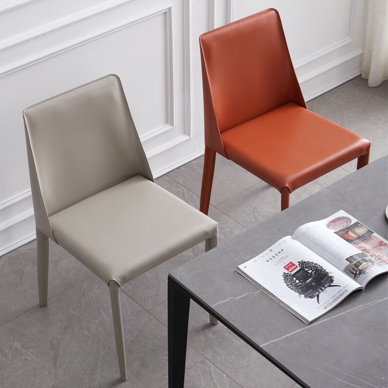 La salle à manger moderne en métal préside la chaise de salle à manger en cuir sans bras pour le restaurant