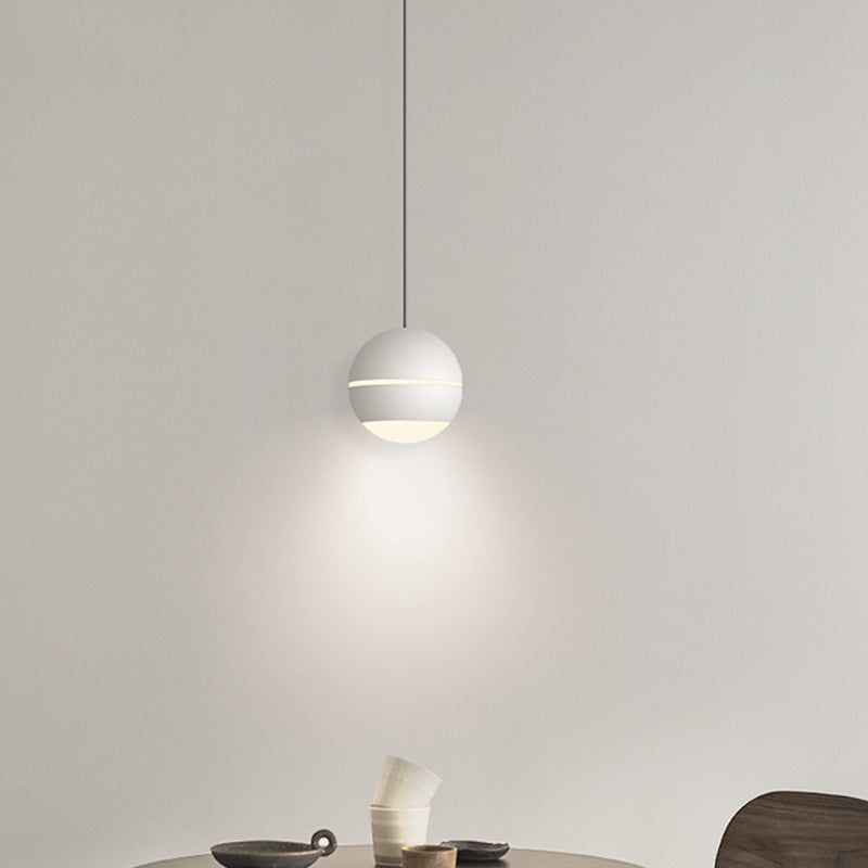 Pendre à LED du globe acrylique dans la lampe suspendue en aluminium à style concis moderne