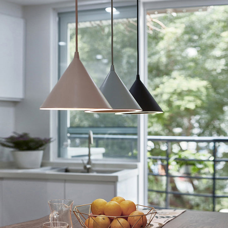 Gelakte ijzeren led hanglamp in moderne creatieve stijl acryl taps toelopende macaron hangende lamp