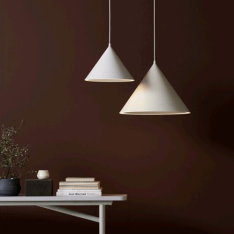 Gelakte ijzeren led hanglamp in moderne creatieve stijl acryl taps toelopende macaron hangende lamp