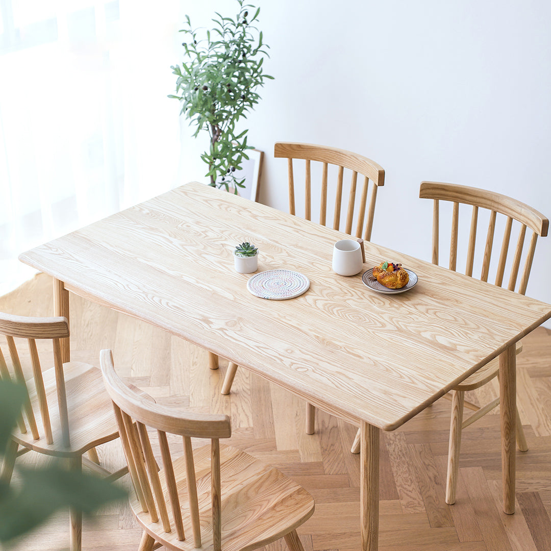 Mesa de comedor de madera rectangular en la naturaleza Mesa de madera de ceniza moderna con 4 patas
