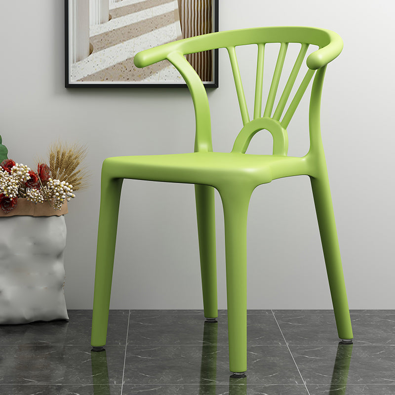 Parte posterior plástica del listón de la silla lateral casera contemporánea del final mate que cena la silla