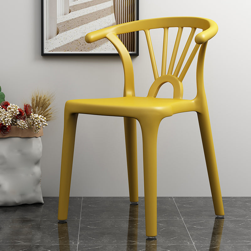 Parte posterior plástica del listón de la silla lateral casera contemporánea del final mate que cena la silla