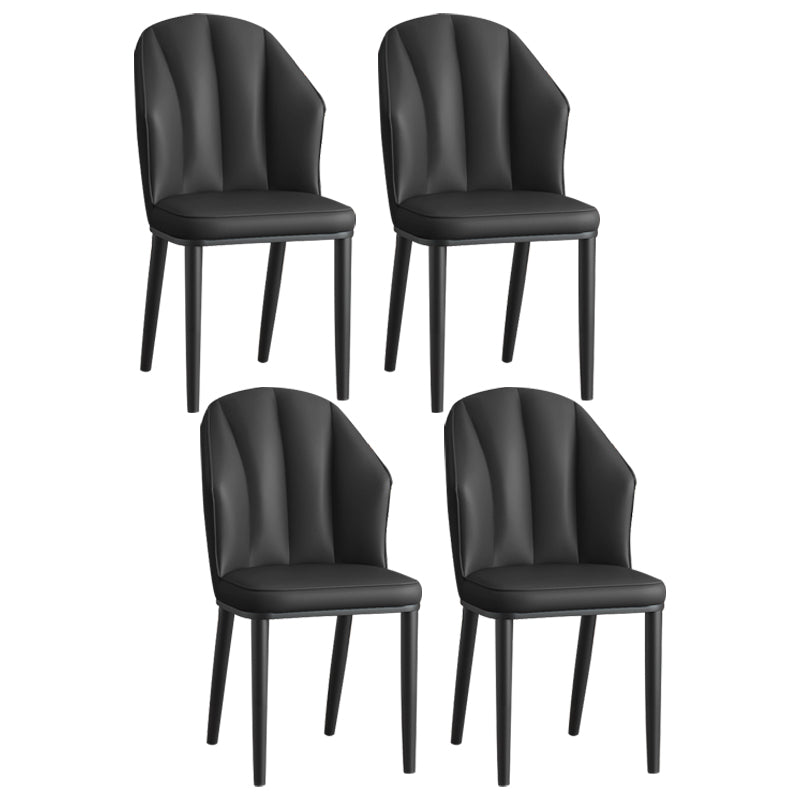 La salle à manger en métal Glam préside les chaises en cuir latérales tapissées sans bras pour le restaurant
