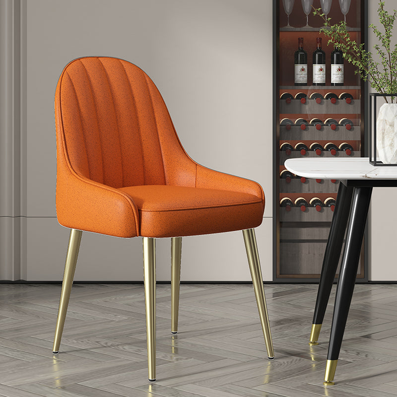 Silla de comedor tapizada de metal con respaldo Parsons de sillón escandinavo de interior