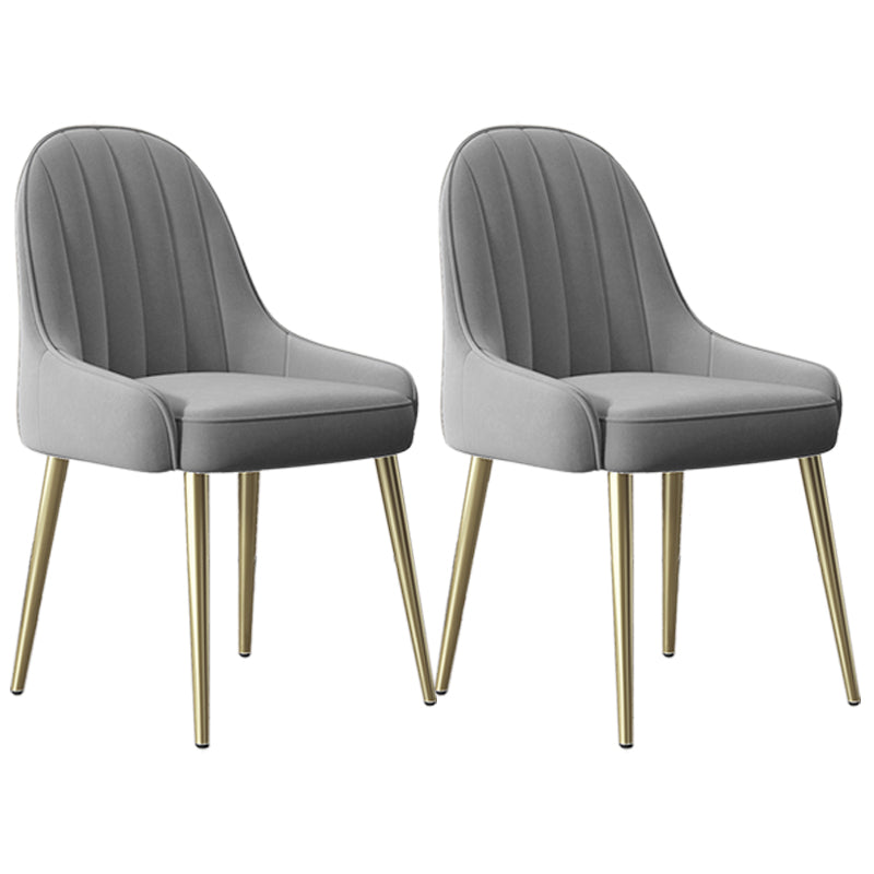 Silla de comedor tapizada de metal con respaldo Parsons de sillón escandinavo de interior