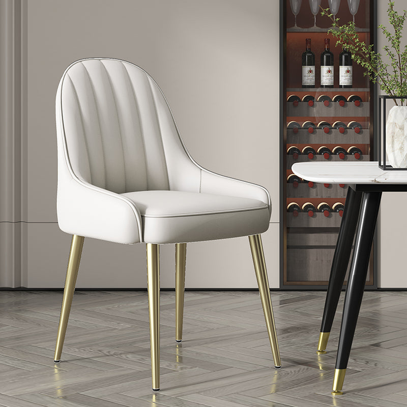 Silla de comedor tapizada de metal con respaldo Parsons de sillón escandinavo de interior