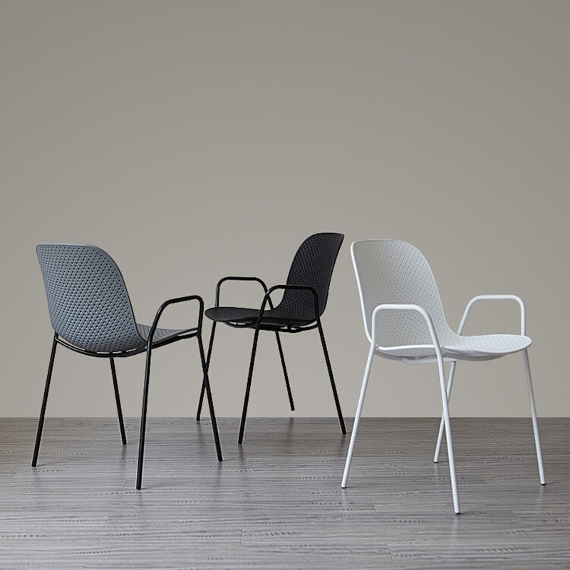 Sillas de comedor de plástico de cocina de estilo industrial que cenan sillones apilables con patas de metal