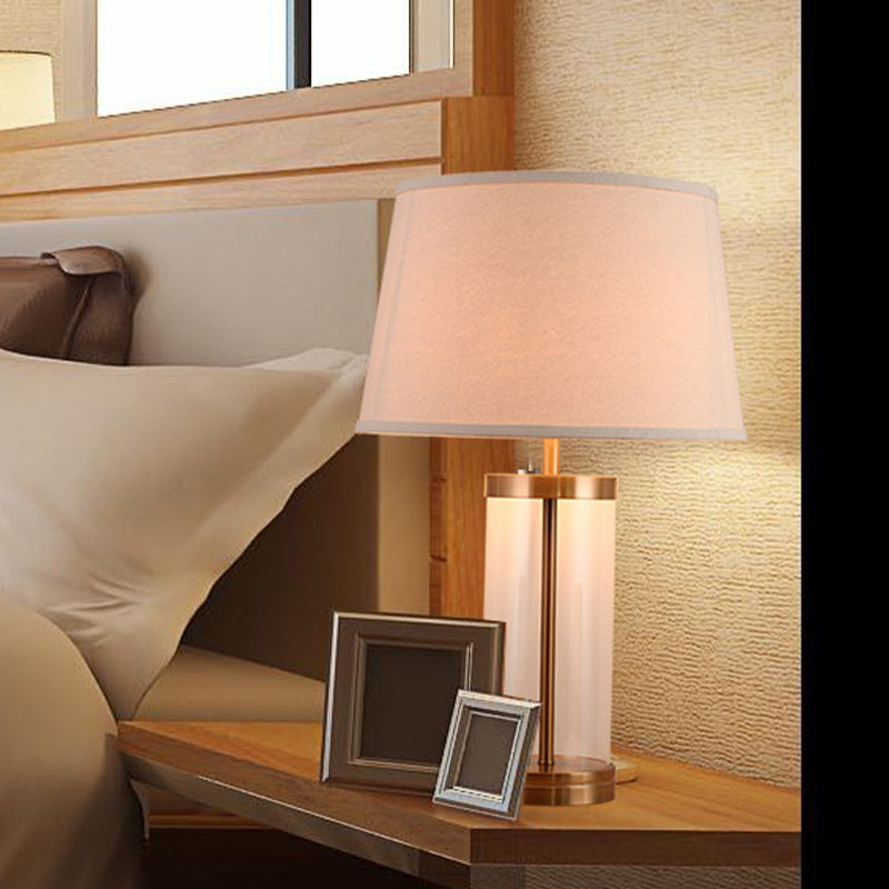 Verjüngter Drum Task Lighting zeitgenössischer Stoff 1 Kopflesebuch Licht in Weiß