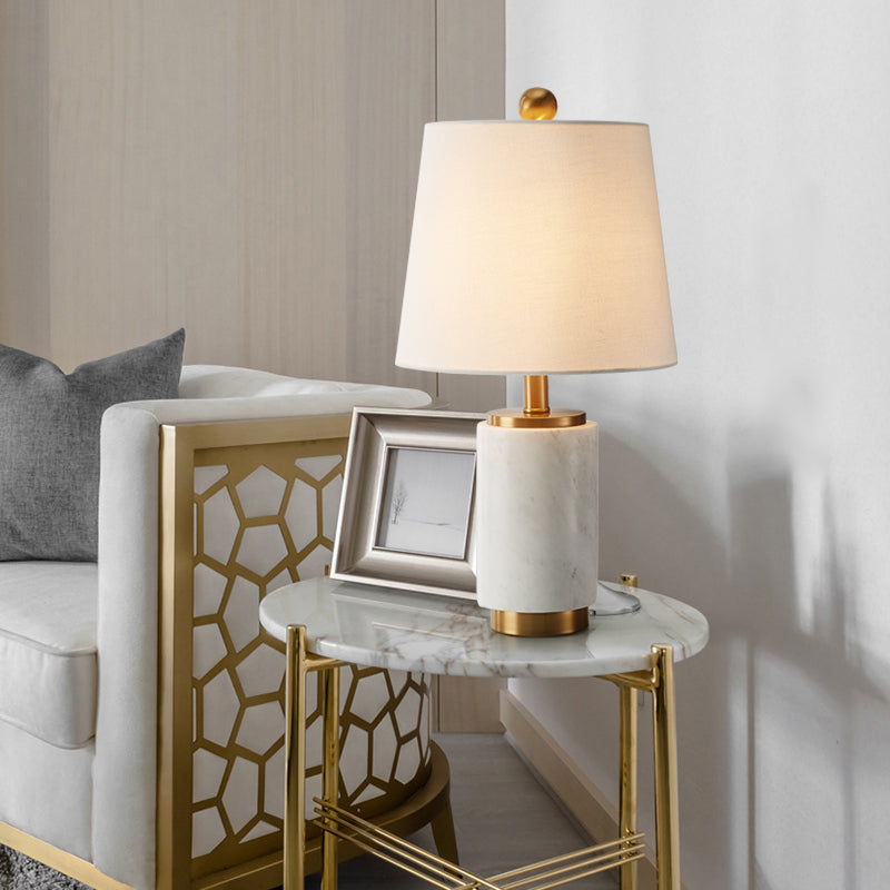 Luz de mesa cónica de tela Contemporánea 1 Bulbo Lámpara de escritorio pequeño blanco para sala de estar
