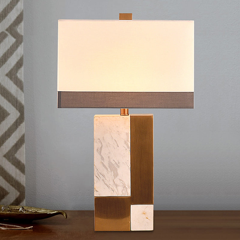 1 Kopfstudienschreibtisch Helles Moderne weiße Nachttischlampe mit Rechteckstoffton