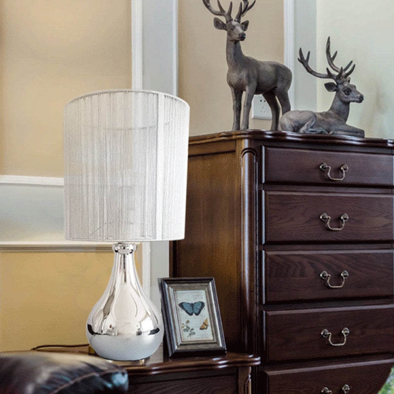 Lampada da comodino con paralume dritto, tessuto moderno, 1 lampadina, luce da lettura per libri in bianco