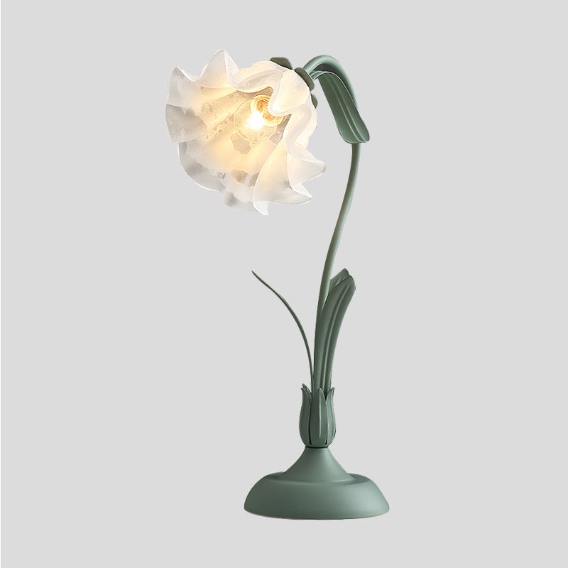 Éclairage de table festonné en métal, lampe de table de chevet de salon à 1 tête pastorale en gris et vert