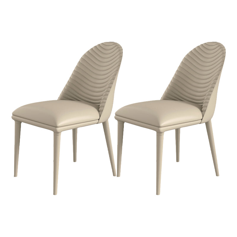 La salle à manger moderne en métal préside la chaise sans bras de salle à manger en faux cuir pour le restaurant