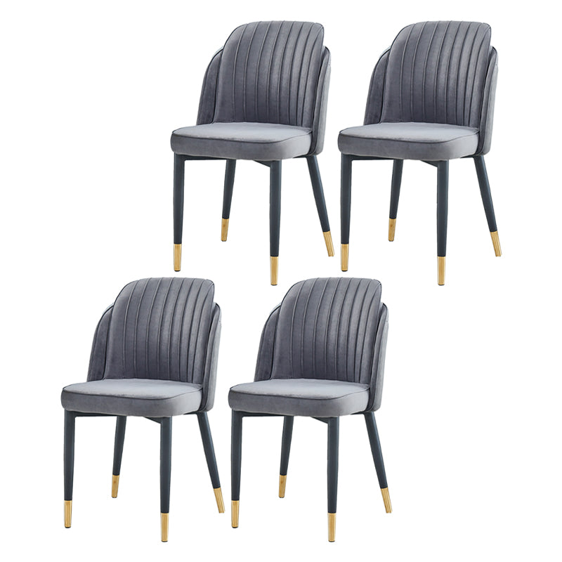 Silla de comedor de estilo escandinavo Silla de comedor de cuero y metal con respaldo sólido