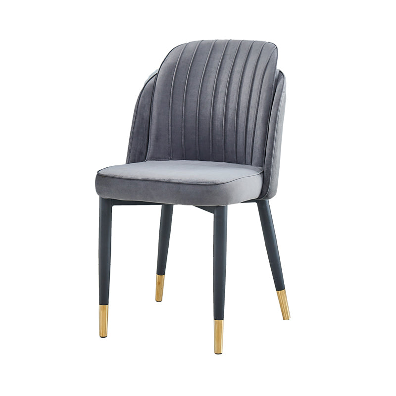 Silla de comedor de estilo escandinavo Silla de comedor de cuero y metal con respaldo sólido