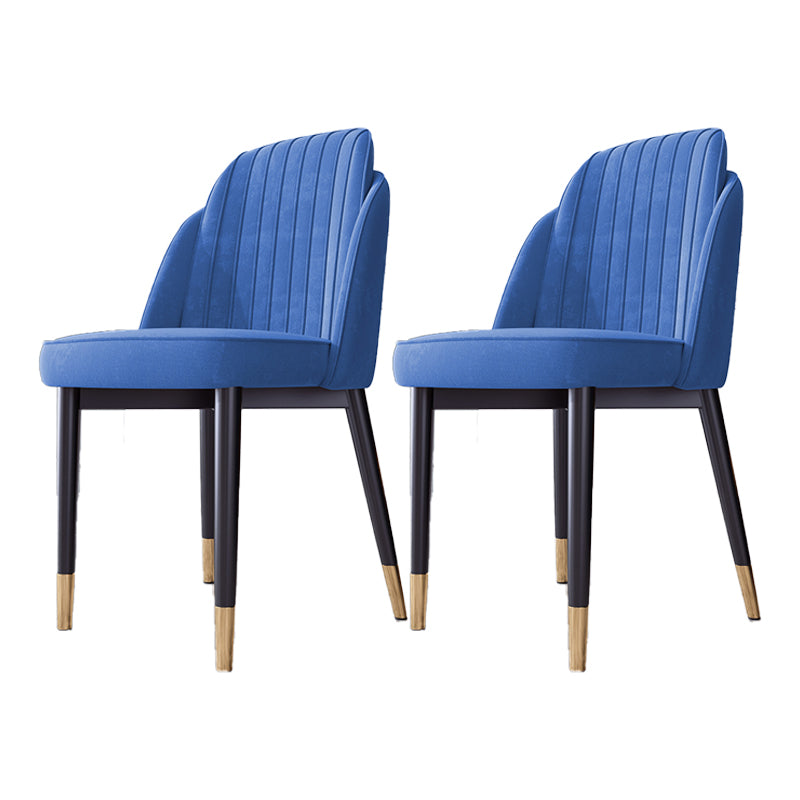 Silla de comedor de estilo escandinavo Silla de comedor de cuero y metal con respaldo sólido
