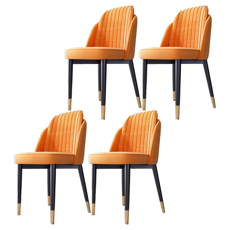 Silla de comedor de estilo escandinavo Silla de comedor de cuero y metal con respaldo sólido