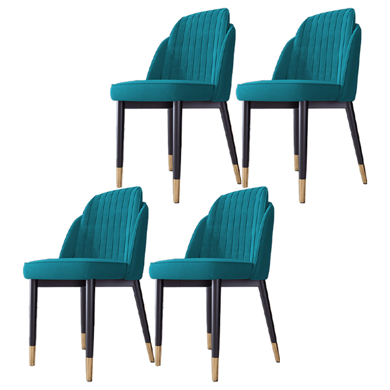Silla de comedor de estilo escandinavo Silla de comedor de cuero y metal con respaldo sólido