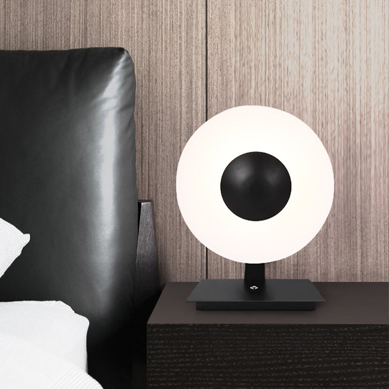 Iluminación de tareas redondas de metal Ligero de lectura LED contemporánea en negro para la cama