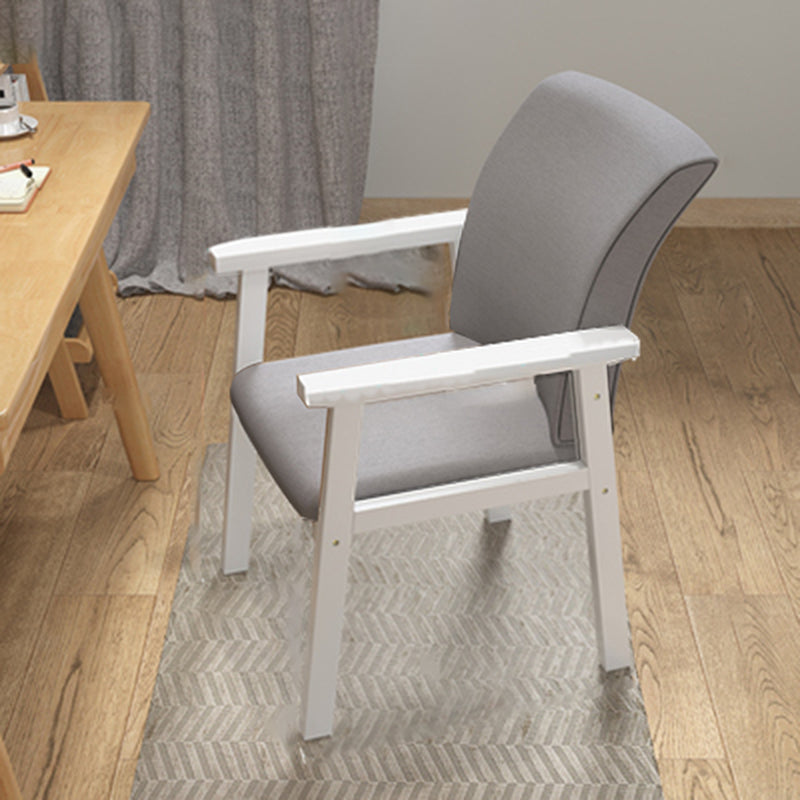 Chaise de salle à manger simple en bois rembourrée à dossier solide de fauteuil contemporain d'intérieur