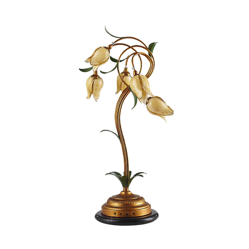 American Garden Tulip Night Light 5 Heads Metalen Tafelverlichting in messing voor slaapkamer