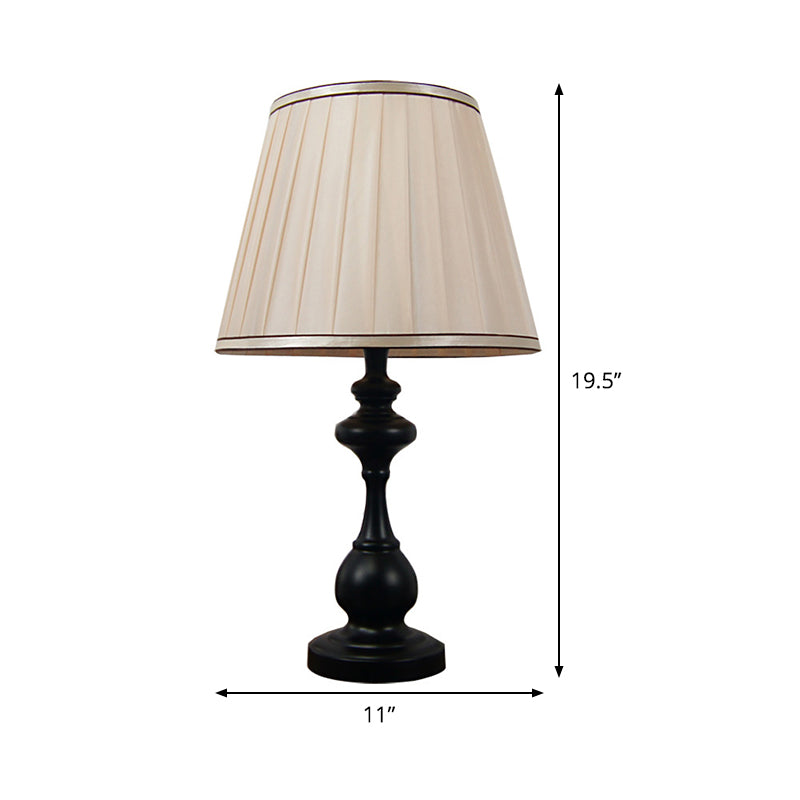 Taste en tissu plissé Light moderne 1 lampe de lecture beige moderne, base en métal noir incurvé