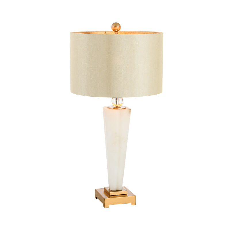 Gerade Schatten -Lese -Lampe Moderne Stoff 1 Glühbirnenbeleuchtung in Weiß
