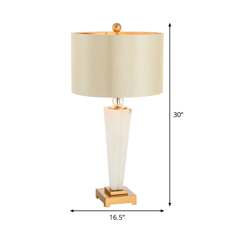 Gerade Schatten -Lese -Lampe Moderne Stoff 1 Glühbirnenbeleuchtung in Weiß