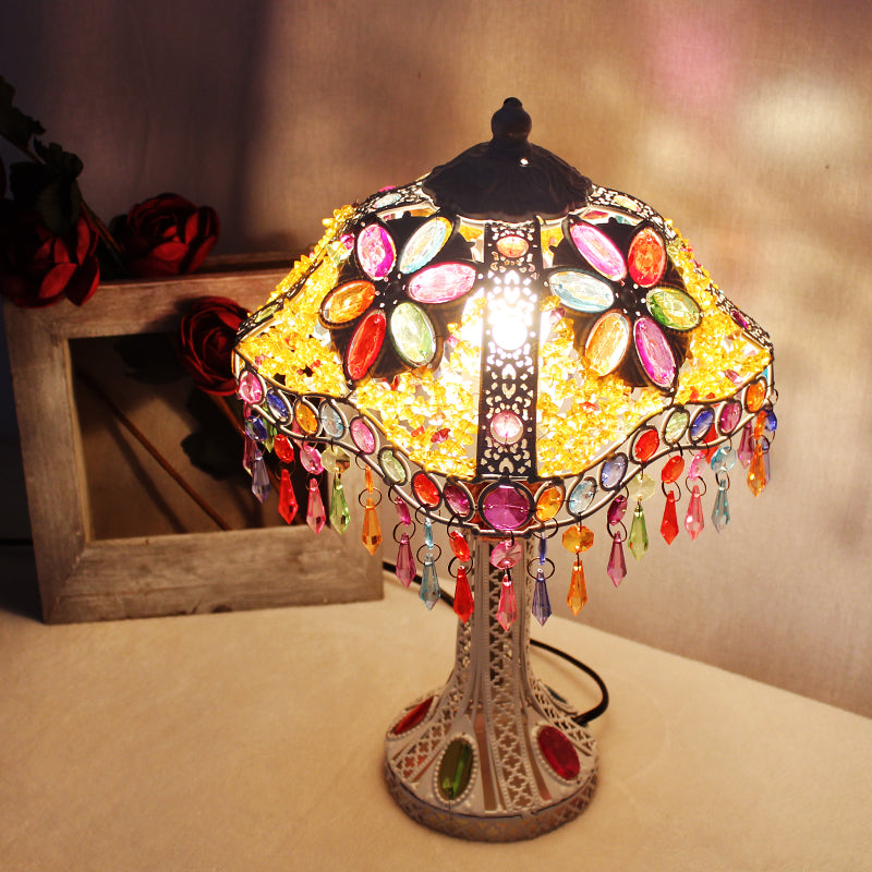 Bohemian mit einer Gekibeled -Tischbeleuchtung 1 Glühbirnen -Metall -Nachttisch Licht in Weiß/Rot/Gelb für Wohnzimmer