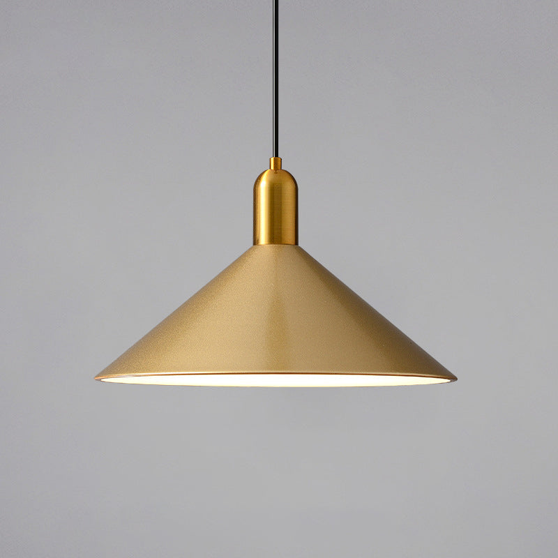Lampada a sospensione di ferro elettroplate in stile moderno in stile creativo conico a sospensione interno