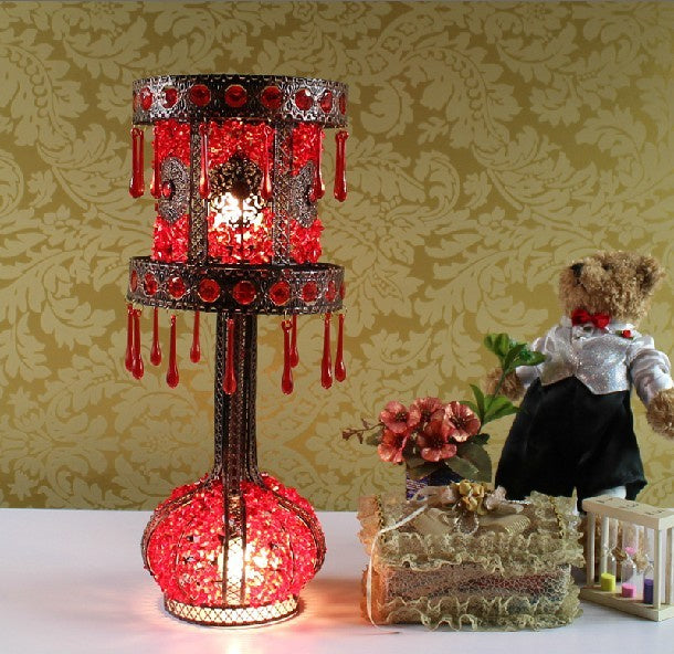 Mesa de noche de cilindro rojo Luz Bohemian Metal 2 Bulbos de la sala de estar Iluminación con decoración acrílica