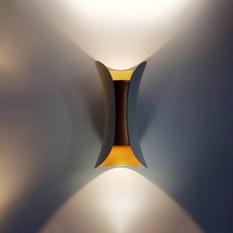 Moderne schwarzgold-wandleuchte LED 2 leichte Wandgewaschenlicht für den Hausgarten