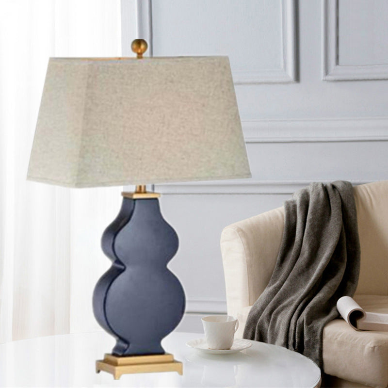 Modernismus Pagode Form Schreibtisch hellstoff 1 Glühbirnen Nachttischlampe in Blau für Schlafzimmer