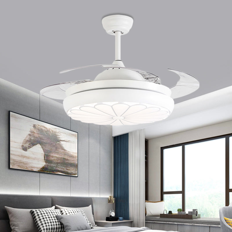 42 "Breedte LED -plafondventilator Lamp Minimalisme Minimalisme Ronde metalen Semi -spoelmontage Lamptrelaat in wit met 4 messen, op afstand/wandregeling/afstandsbediening en wandregeling