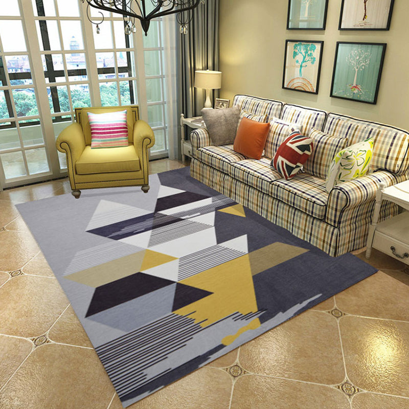Black Modern Rug Polyster Triangle Rug Stain Resistant Rug for Living Room