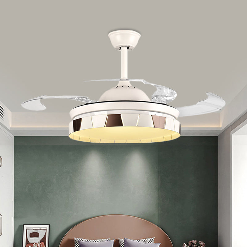 Cirkelvormige keuken Hangventilator Licht Minimalistisch metalen LED 42 "W Silver Semi Flush Mount Plafond Armture, 4 Clear Blades