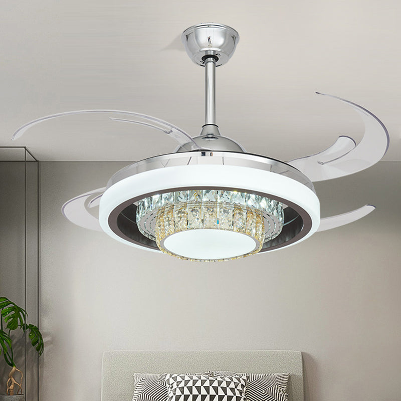 LED metaalhangventilator Licht Moderne zilveren Ronde Ronde Ronde Woonkamer Semi -spoelbevestiging Plafondarmatuur met 4 heldere messen, 42 "W